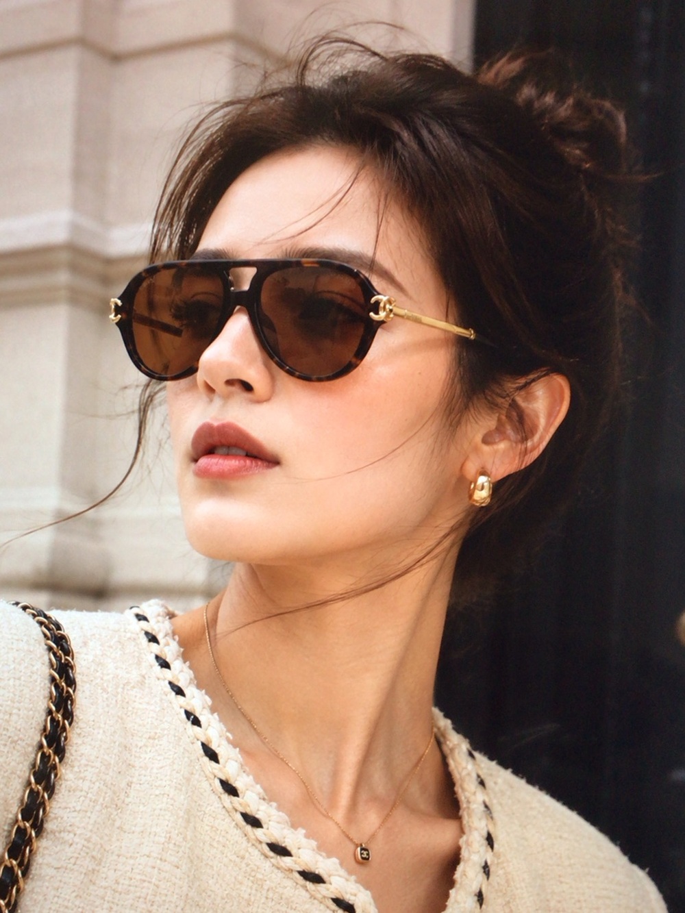 AUTH CHANEL Brown Tortoiseshell and Gold Logo Sunglasses